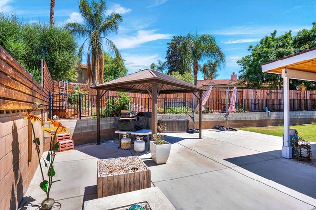 22841 Wind Song Place, Canyon Lake, CA 92587
