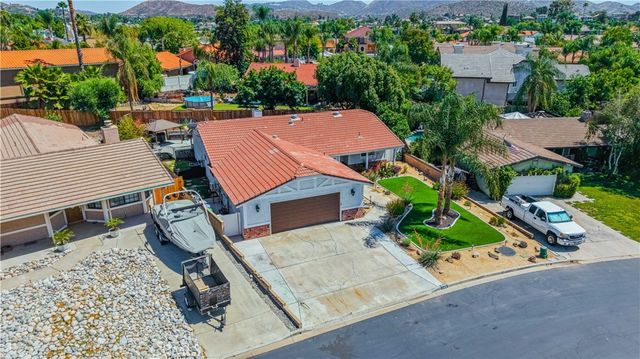 22841 Wind Song Place, Canyon Lake, CA 92587