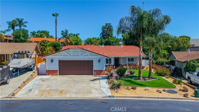 22841 Wind Song Place, Canyon Lake, CA 92587