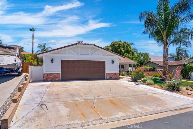 22841 Wind Song Place, Canyon Lake, CA 92587