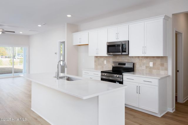 252 Majestic Mare Lane SE, Bolivia, NC 28422