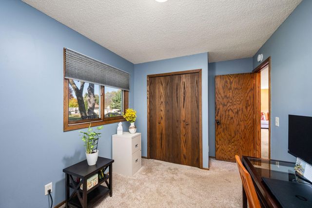 7501 James Avenue N, Brooklyn Park, MN 55444