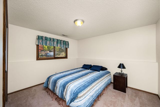 7501 James Avenue N, Brooklyn Park, MN 55444