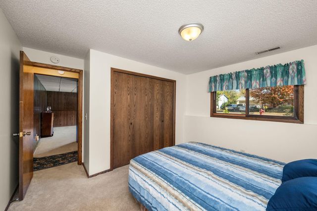 7501 James Avenue N, Brooklyn Park, MN 55444