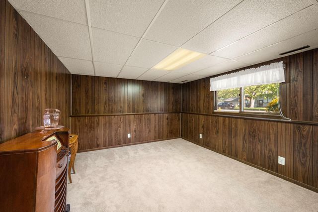 7501 James Avenue N, Brooklyn Park, MN 55444