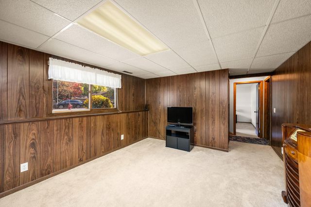 7501 James Avenue N, Brooklyn Park, MN 55444