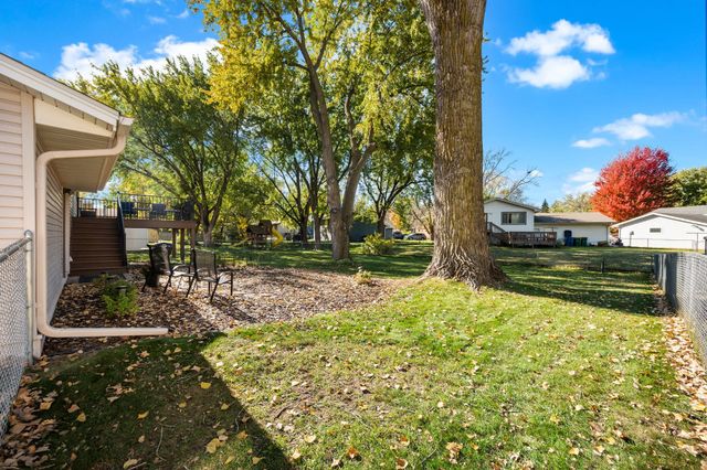 7501 James Avenue N, Brooklyn Park, MN 55444