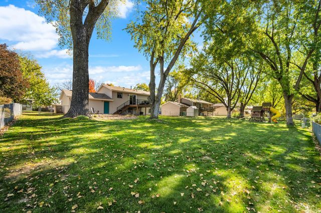 7501 James Avenue N, Brooklyn Park, MN 55444