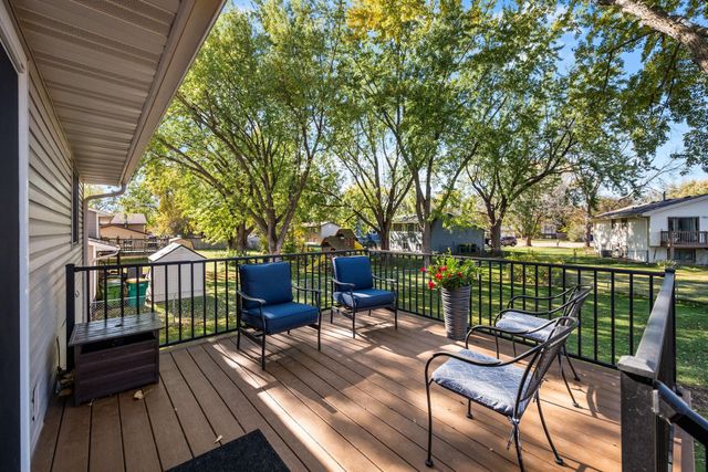 7501 James Avenue N, Brooklyn Park, MN 55444