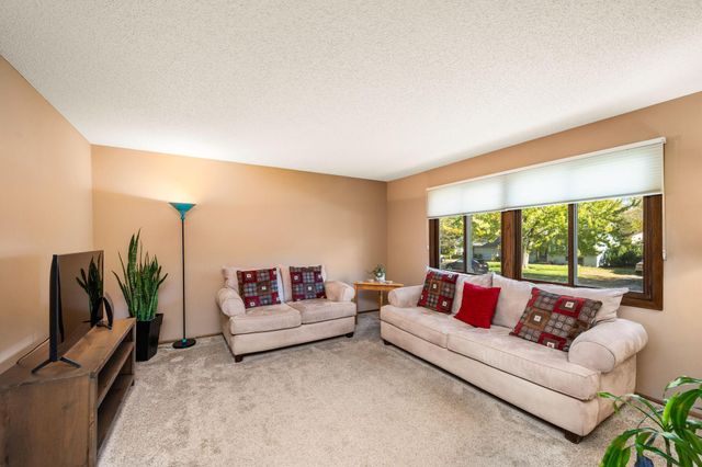7501 James Avenue N, Brooklyn Park, MN 55444