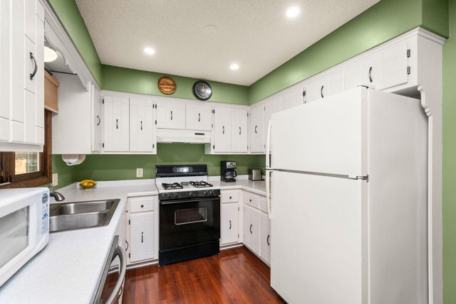 7501 James Avenue N, Brooklyn Park, MN 55444