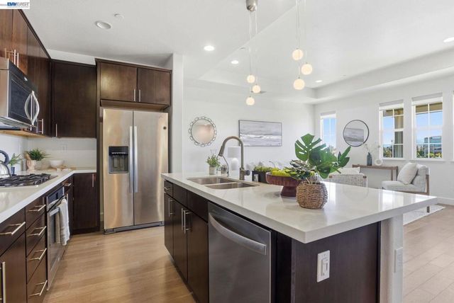 640 Turnbuckle Dr 1611, Redwood City, CA 94063