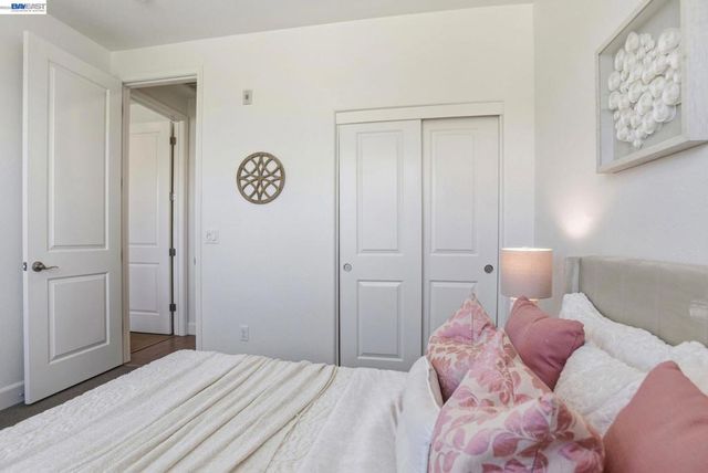 640 Turnbuckle Dr 1611, Redwood City, CA 94063