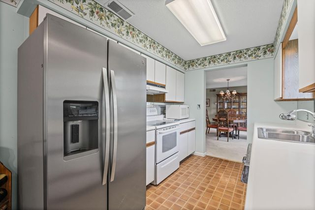 2710 W ROLLINS RD AA-1, Columbia, MO 65203