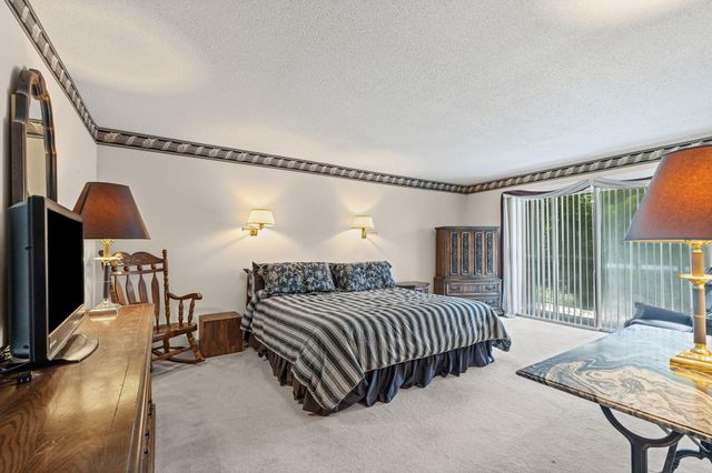 2710 W ROLLINS RD AA-1, Columbia, MO 65203