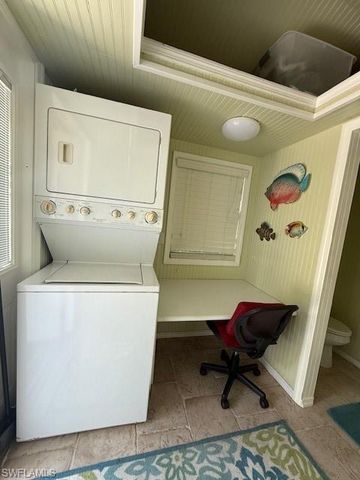 4792 Corian CT, Naples, FL 34114