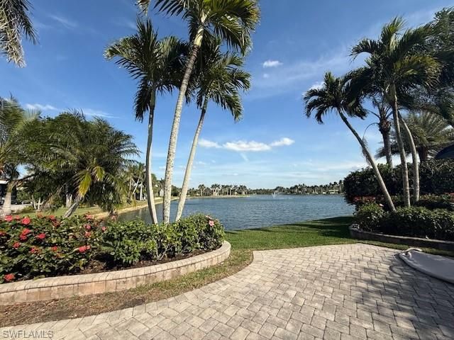 4792 Corian CT, Naples, FL 34114
