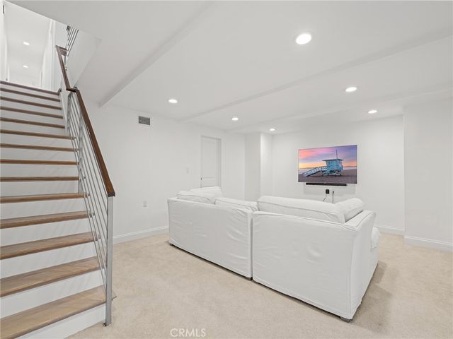 2317 Elm Avenue, Manhattan Beach, CA 90266