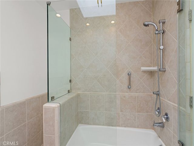 2317 Elm Avenue, Manhattan Beach, CA 90266