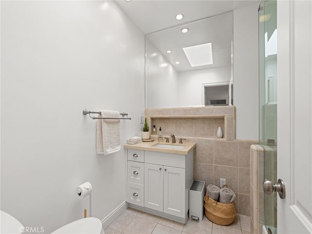 2317 Elm Avenue, Manhattan Beach, CA 90266