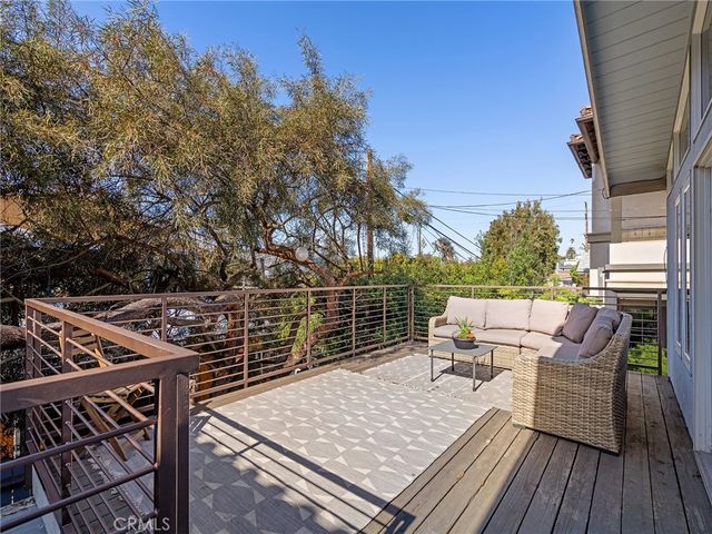2317 Elm Avenue, Manhattan Beach, CA 90266