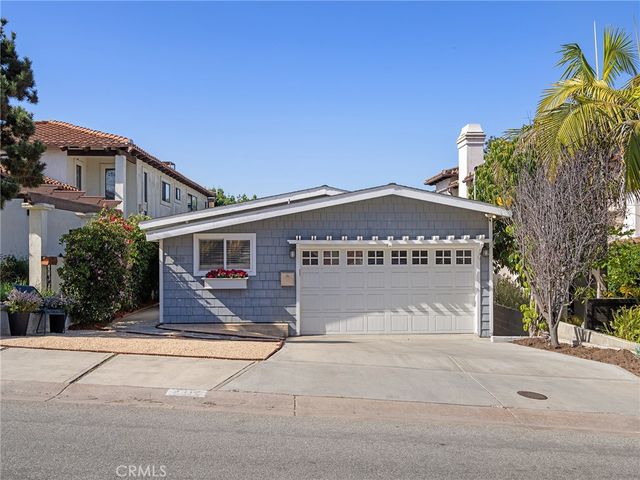 2317 Elm Avenue, Manhattan Beach, CA 90266