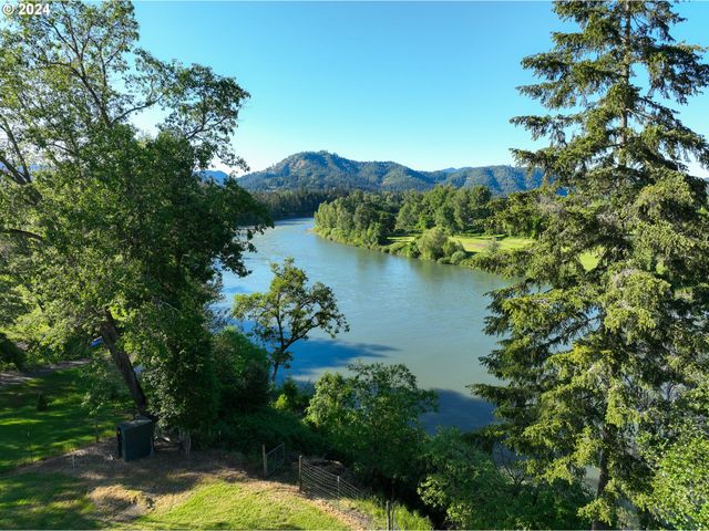 3993 MELQUA Rd, Roseburg, OR 97471