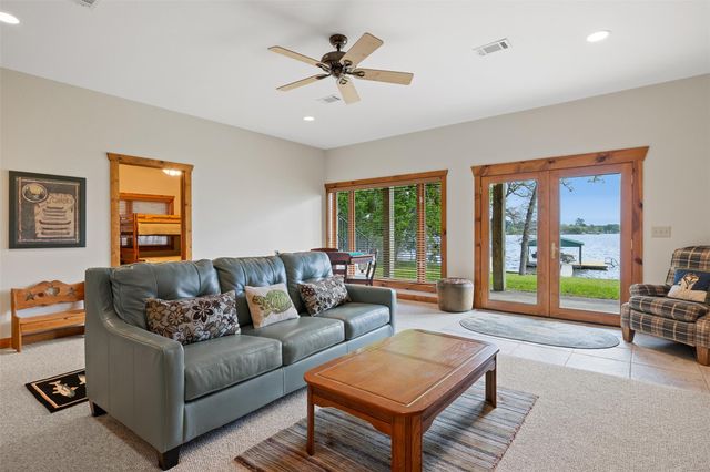 10959 Clyde Acord RD, Franklin, TX 77856