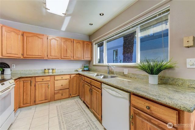 610 27th Avenue E, Seattle, WA 98112