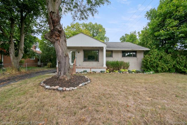 31560 Leelane, Farmington, MI 48336