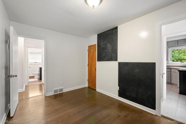 31560 Leelane, Farmington, MI 48336