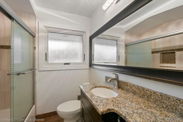 31560 Leelane, Farmington, MI 48336