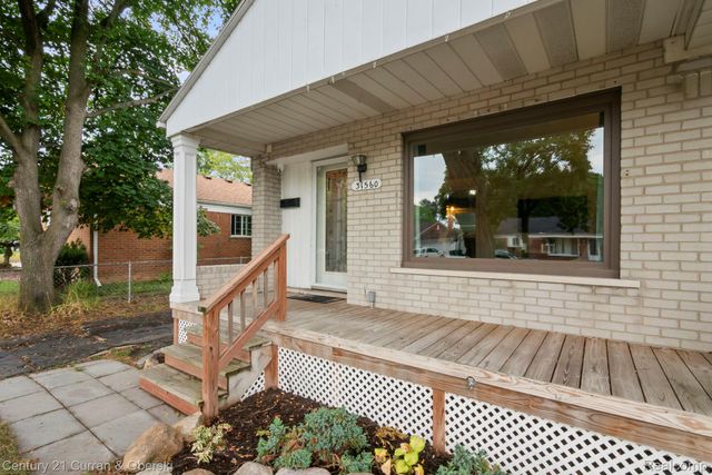 31560 Leelane, Farmington, MI 48336