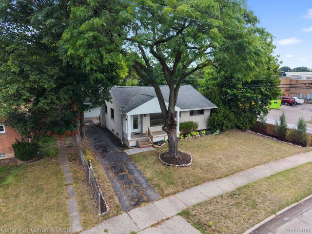 31560 Leelane, Farmington, MI 48336