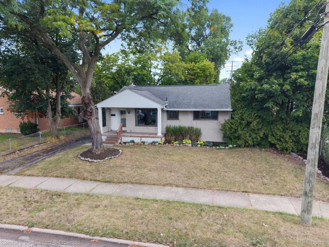 31560 Leelane, Farmington, MI 48336