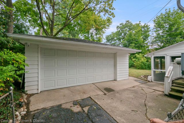 31560 Leelane, Farmington, MI 48336