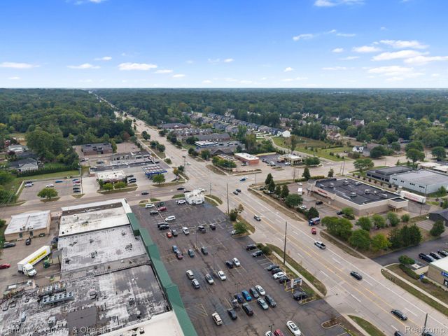 31560 Leelane, Farmington, MI 48336