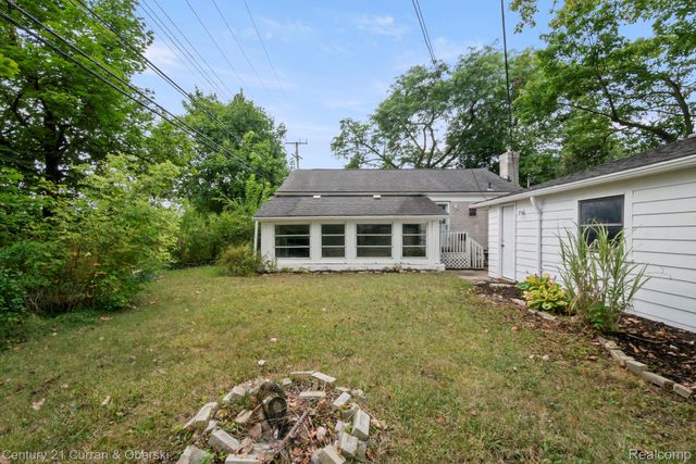 31560 Leelane, Farmington, MI 48336