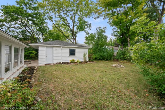 31560 Leelane, Farmington, MI 48336