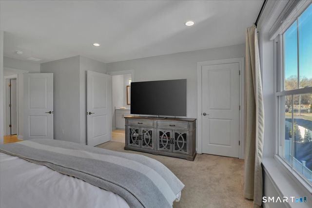 8 Soderman Way 8, Cheshire, CT 06410