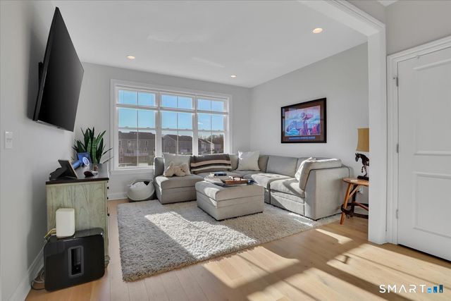 8 Soderman Way 8, Cheshire, CT 06410