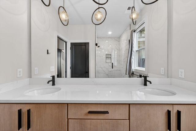 2109 23rd Ave, N, Nashville, TN 37208