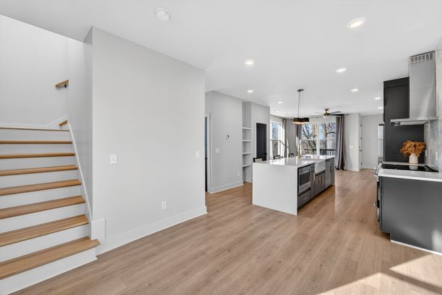 2109 23rd Ave, N, Nashville, TN 37208