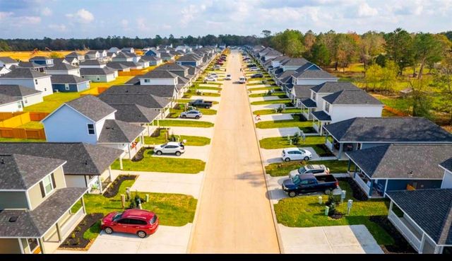 16750 N Marie Village Dr, Conroe, TX 77306