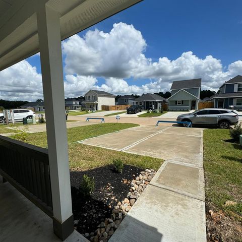 16750 N Marie Village Dr, Conroe, TX 77306