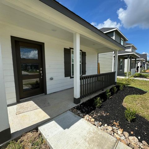 16750 N Marie Village Dr, Conroe, TX 77306