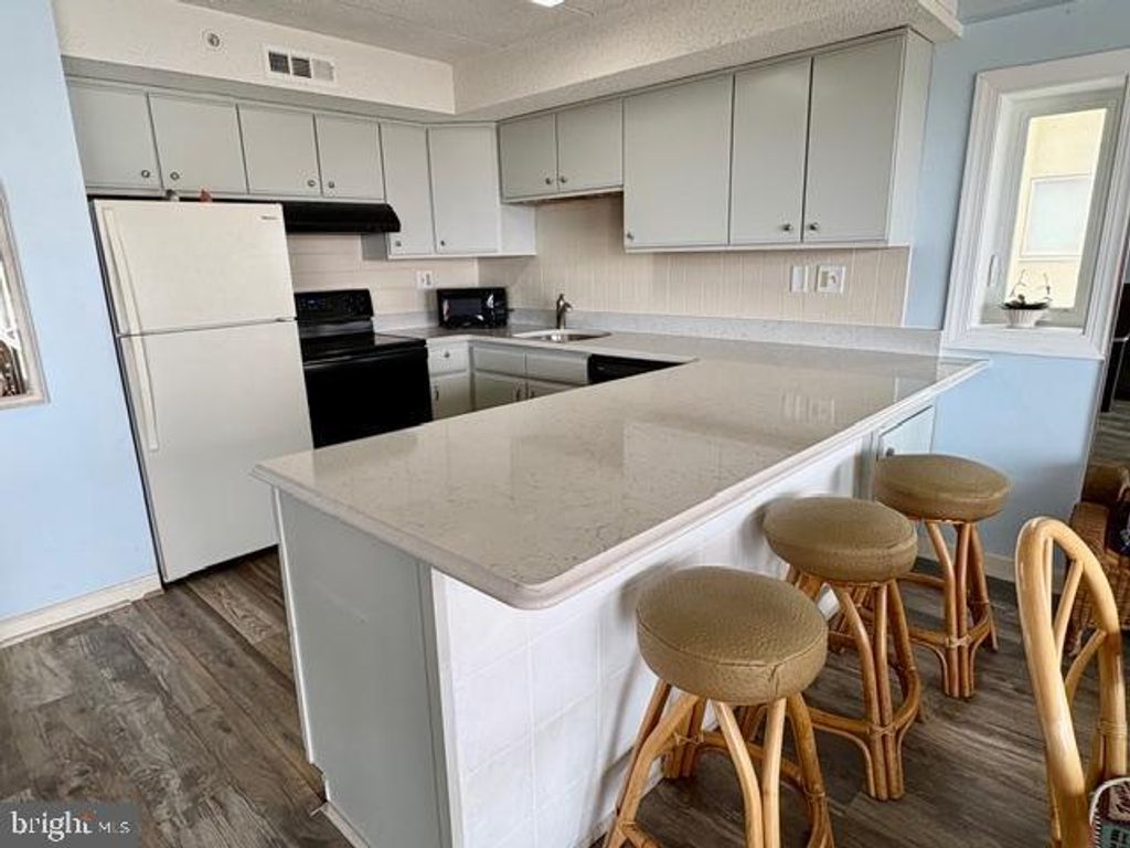 Image 15 of property listing at 1 66TH ST #101, Ocean City, MD 21842