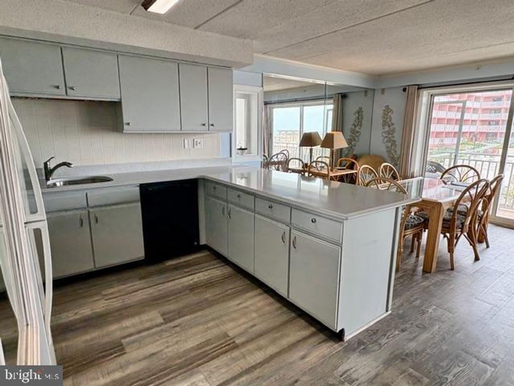 Image 17 of property listing at 1 66TH ST #101, Ocean City, MD 21842