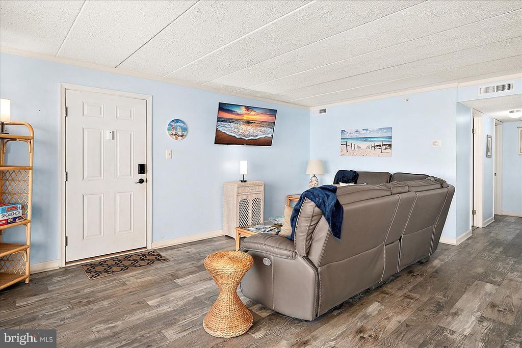 Image 8 of property listing at 1 66TH ST #101, Ocean City, MD 21842