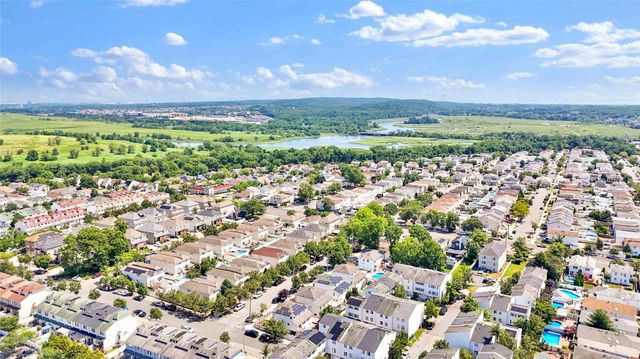 247 Ilyssa Way, Staten Island, NY 10312